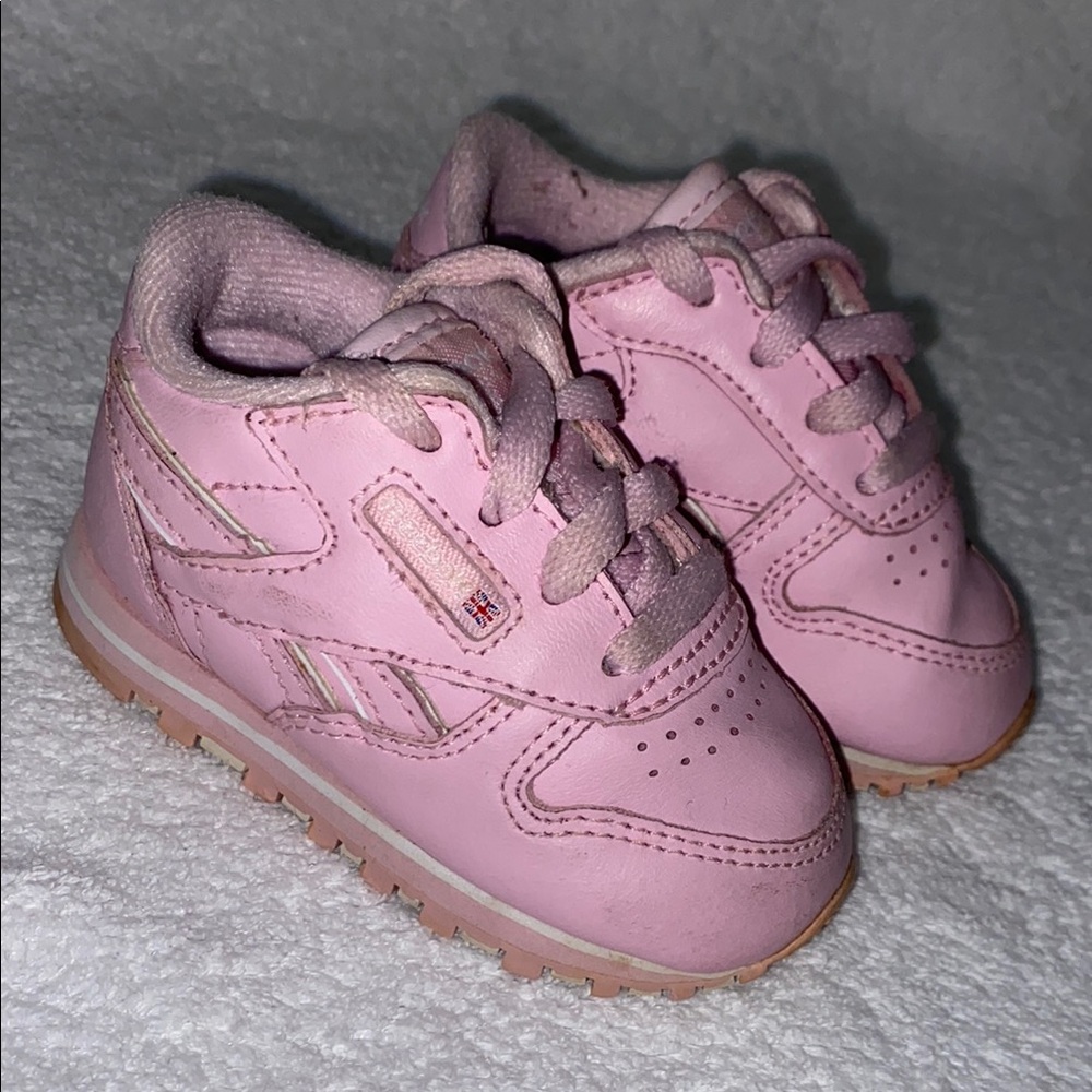 Reebok Pink Classic Sneakers with Leather Upper baby size 3